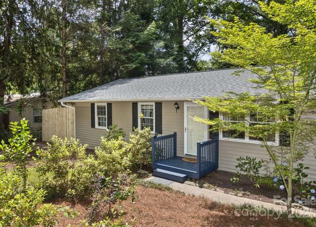 Property at 24 Evelake Dr, Asheville, NC 28806, 3 beds, 1.5 baths
