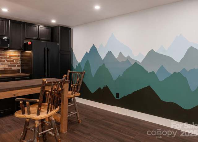Property at 187 Pine Village Ln #5, Blowing Rock, NC 28605, 4 beds, 4.5 baths