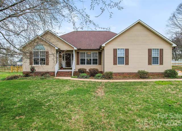 Property at 1278 Gracebrook Dr, Salisbury, NC 28147, 3 beds, 2 baths