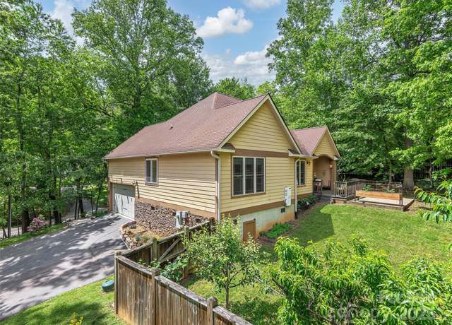 Property at 4 Alsatian Ln, Asheville, NC 28805, 3 beds, 2 baths