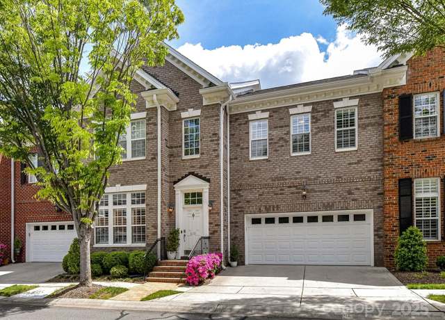 Property at 6133 Wakehurst Rd, Charlotte, NC 28226, 3 beds, 2.5 baths