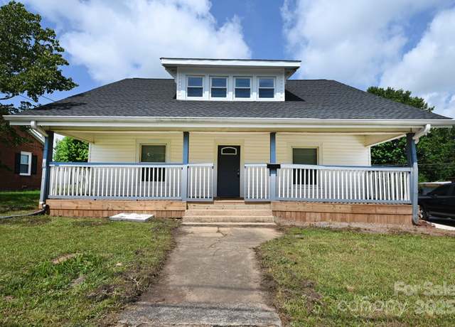 Property at 106 Virginia St SW, Lenoir, NC 28645, 5 beds, 2 baths