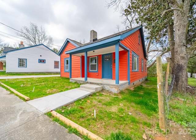 Property at 121 Oak St, Chester, SC 29706, 3 beds, 2 baths