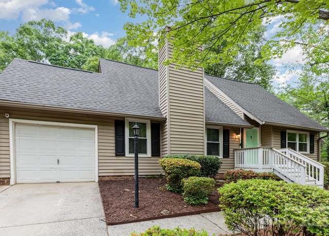 Property at 11102 Sundown Ln, Charlotte, NC 28226, 3 beds, 2 baths