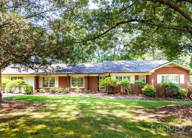 Property at 829 Rawlinson Rd, Rock Hill, SC 29732, 4 beds, 2.5 baths