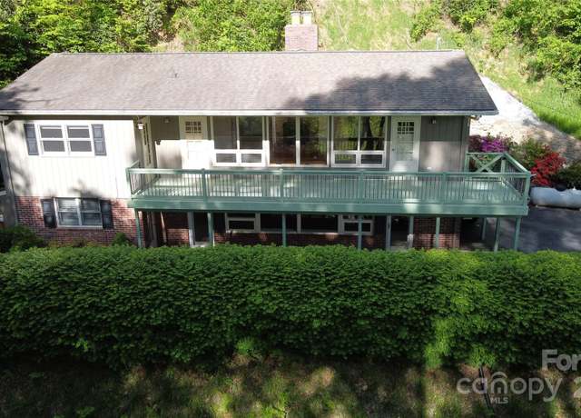 Property at 857 Country Club Dr, Maggie Valley, NC 28751, 3 beds, 2 baths