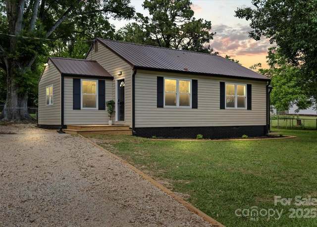 Property at 1055 Laurel Ave, Lancaster, SC 29720, 3 beds, 2 baths