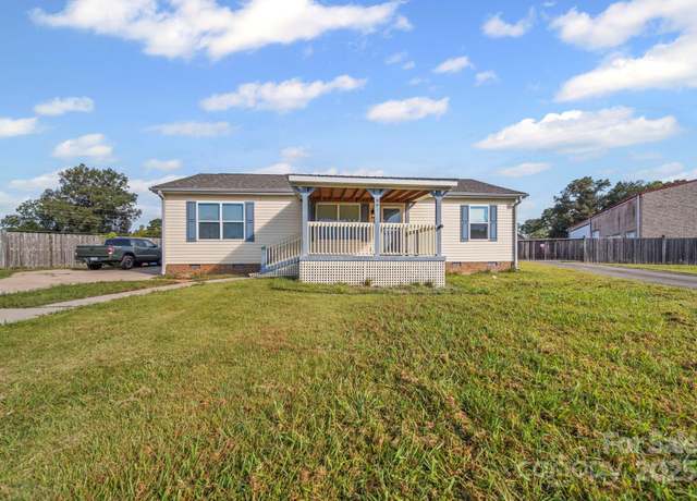 Property at 999 Stones Throw Dr, Concord, NC 28025, 3 beds, 2 baths