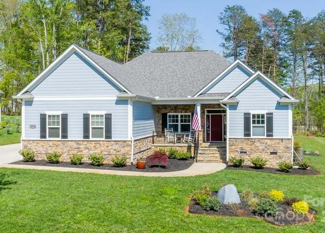 Property at 4594 N Wynswept Dr, Maiden, NC 28650, 3 beds, 3 baths