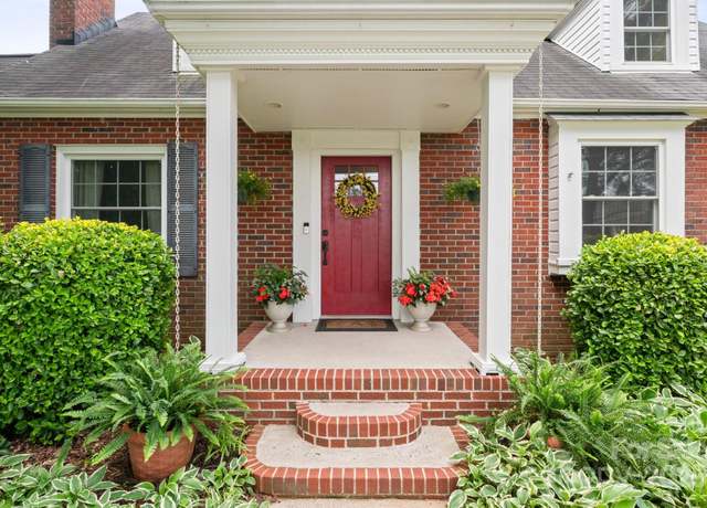 Property at 81 21st Ave NW, Hickory, NC 28601, 4 beds, 4 baths