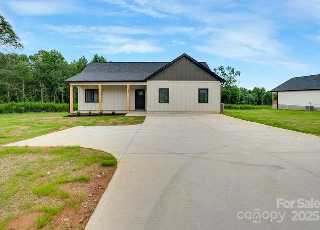 Property at 665 S Grove St, Lincolnton, NC 28092, 3 beds, 2 baths