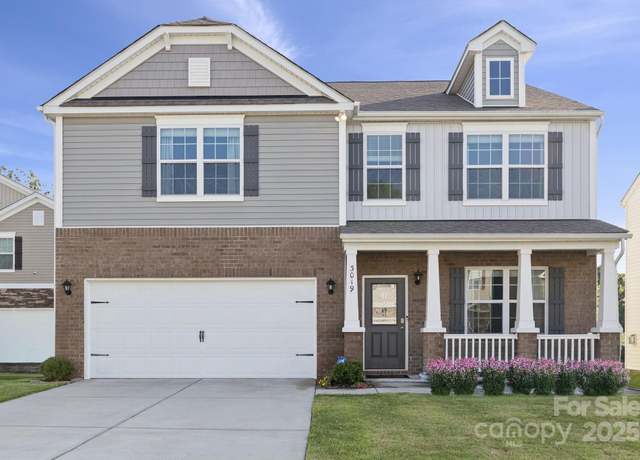 Property at 3019 Platinum Pointe Dr, Charlotte, NC 28227, 4 beds, 2.5 baths