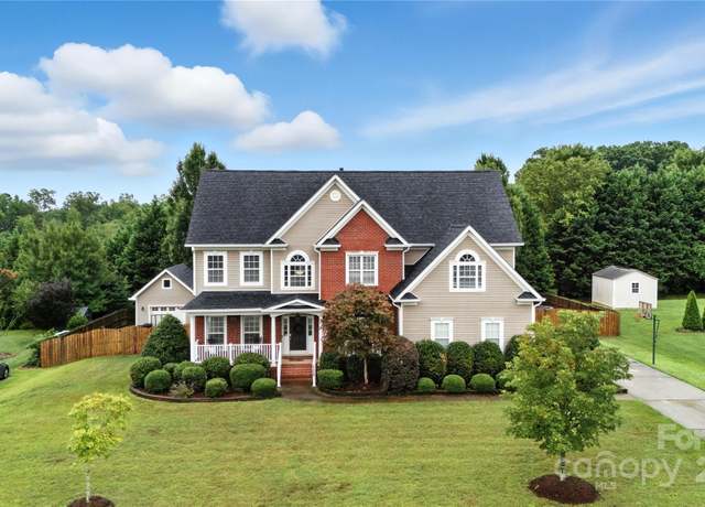 Property at 9901 Candlehill Dr, Mint Hill, NC 28227, 5 beds, 2.5 baths