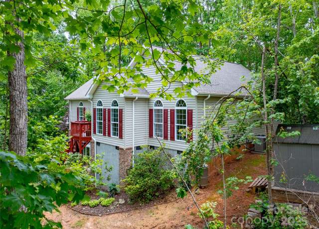 Property at 345 Ravenwood Ln, Horse Shoe, NC 28742, 3 beds, 3.5 baths