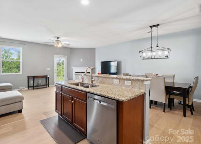Property at 3306 Yarmouth Ln, Gastonia, NC 28056, 3 beds, 2.5 baths