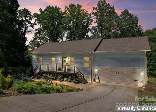 Property at 136 Huntington Ln, Mooresville, NC 28117, 3 beds, 2.5 baths