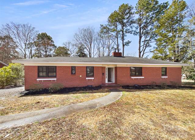 Property at 414 N Wylie St, Lancaster, SC 29720, 4 beds, 2.5 baths