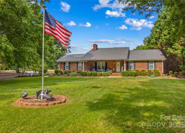 Property at 648 Odell School Rd, Concord, NC 28027, 3 beds, 3 baths