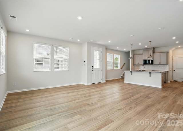 Property at 2117 Vinyasa Ln, Charlotte, NC 28215, 3 beds, 2.5 baths