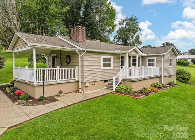 Property at 18 Skyline Dr, Canton, NC 28716, 2 beds, 1 bath