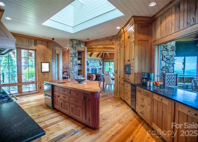 Property at 140 Wormy Chestnut Rd, Burnsville, NC 28714, 5 beds, 7 baths