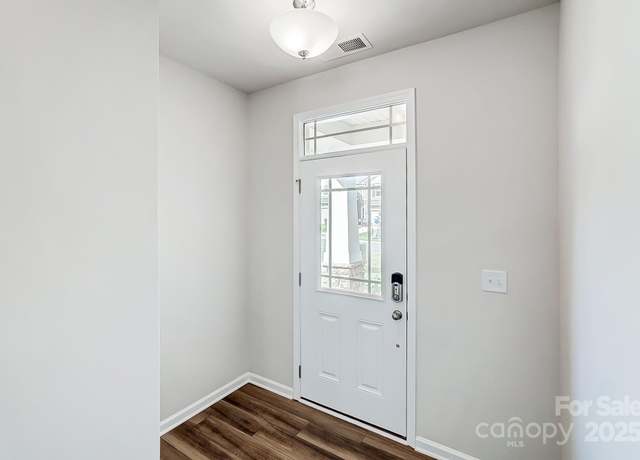 Property at 3030 Big Bend Dr, Kannapolis, NC 28025, 3 beds, 2.5 baths