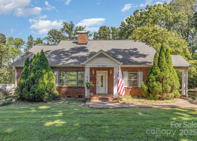 Property at 418 W 9th St, Newton, NC 28658, 4 beds, 2.5 baths