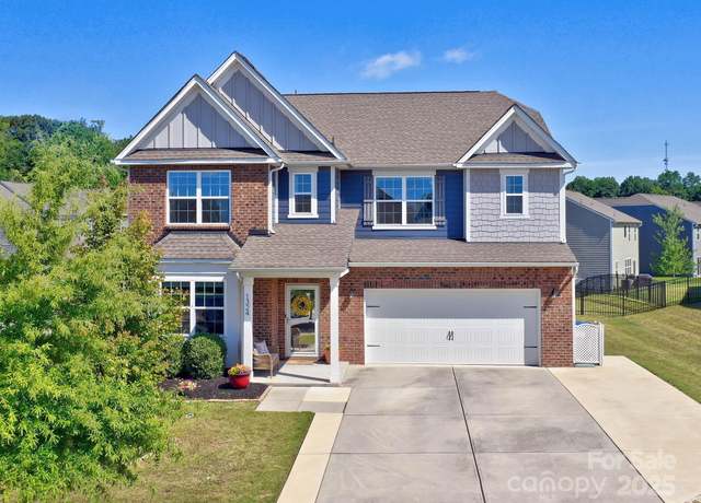 Property at 1324 Mona Vale Dr, Huntersville, NC 28078, 5 beds, 4.5 baths