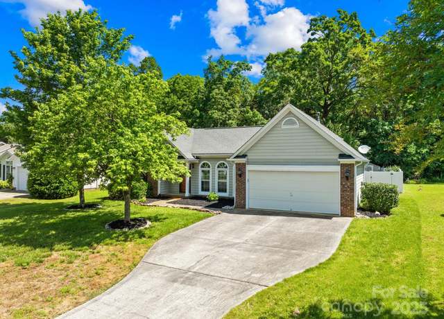 Property at 3006 Emerald Meadow Ln, Charlotte, NC 28273, 3 beds, 2 baths