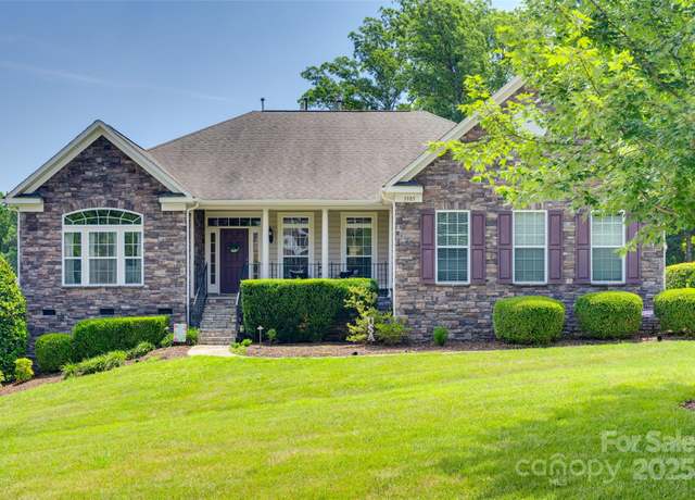 Property at 3905 Hounslow Ln, Harrisburg, NC 28075, 4 beds, 3 baths