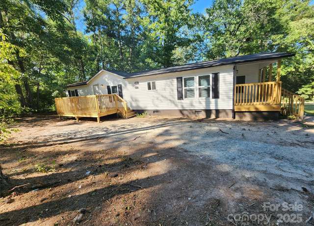 Property at 174 Lakerest Ln, Carthage, NC 28327, 3 beds, 2 baths