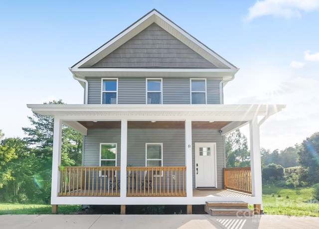 Property at 8 Green Tree Ln, Asheville, NC 28805, 3 beds, 2.5 baths