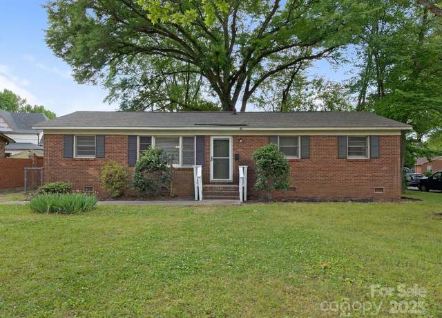Property at 1100 Clawson Ct, Charlotte, NC 28209, 4 beds, 2 baths