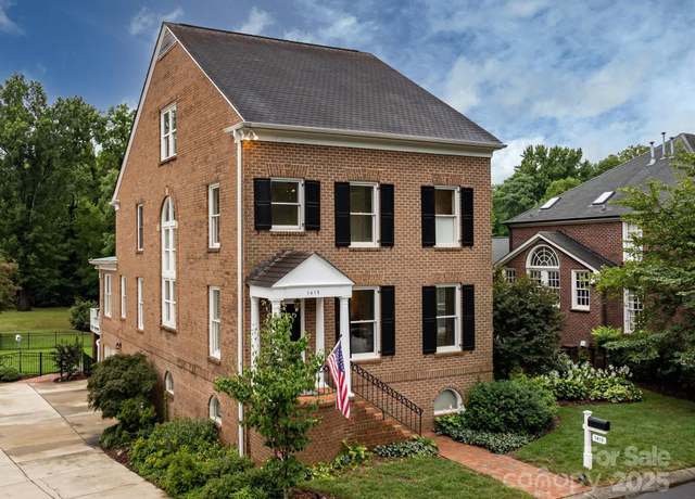 Property at 1415 Myers Park Dr, Charlotte, NC 28207, 4 beds, 3.5 baths