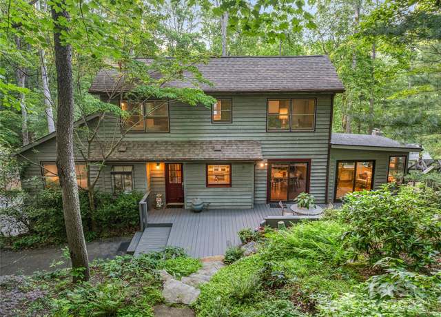 Property at 8 Cricket Ln, Asheville, NC 28804, 4 beds, 3 baths