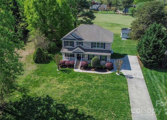 Property at 136 Wood Duck Loop, Mooresville, NC 28117, 4 beds, 2.5 baths