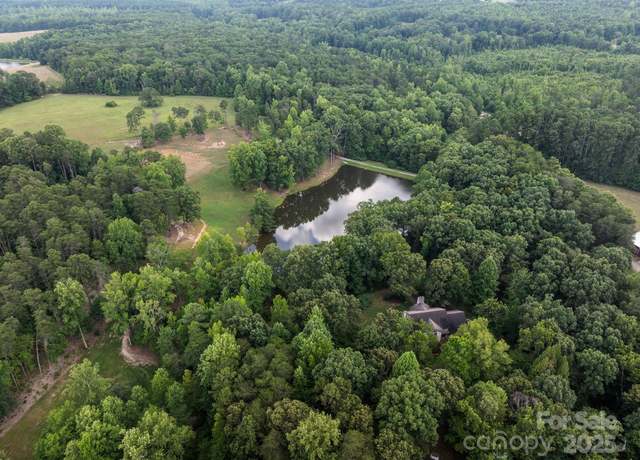 Property at 1360 Skunk Hollow Rd, Campobello, SC 29322, 5 beds, 3.5 baths