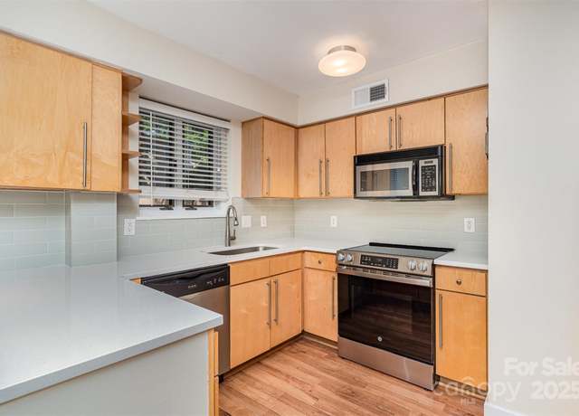 Property at 207 N Dotger Ave Unit C14, Charlotte, NC 28207, 2 beds, 1 bath