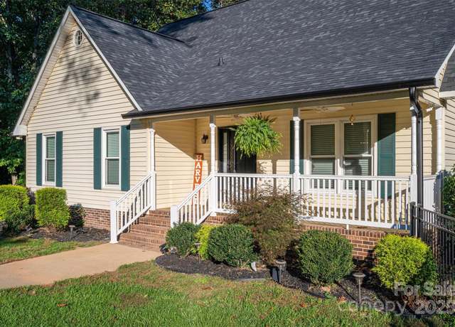 Property at 1000 Hunting Ave, Lincolnton, NC 28092, 3 beds, 3.5 baths