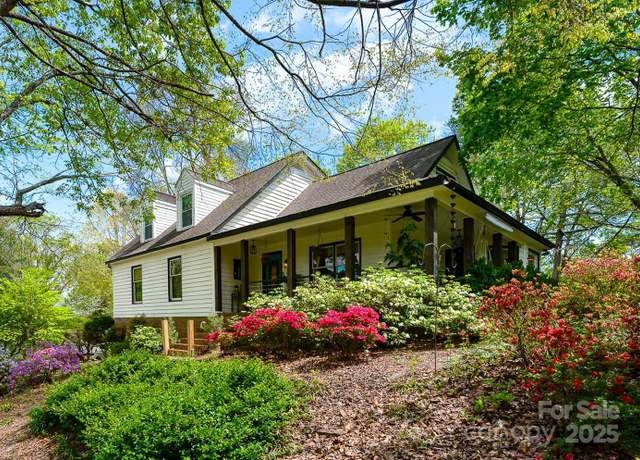 Property at 3707 Banyon Ct NW, Concord, NC 28027, 4 beds, 3 baths