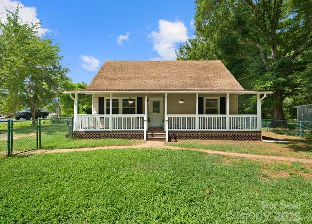 Property at 1021 Chandler Dr, Rock Hill, SC 29732, 4 beds, 1.5 baths