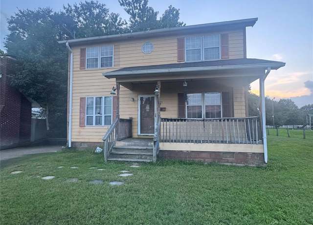 Property at 305 Mobley St, Clover, SC 29710, 3 beds, 2.5 baths