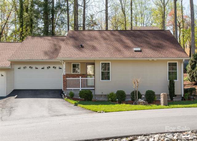 Property at 210 Allen Paul Dr, Hendersonville, NC 28791, 3 beds, 2 baths