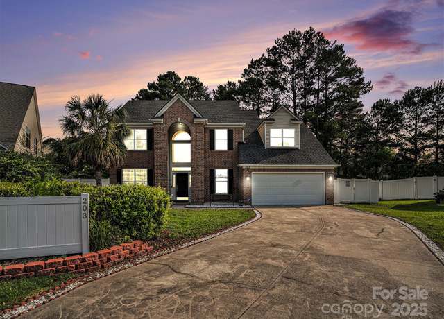Property at 203 Alyssum Ct, Myrtle Beach, SC 29579, 4 beds, 2.5 baths
