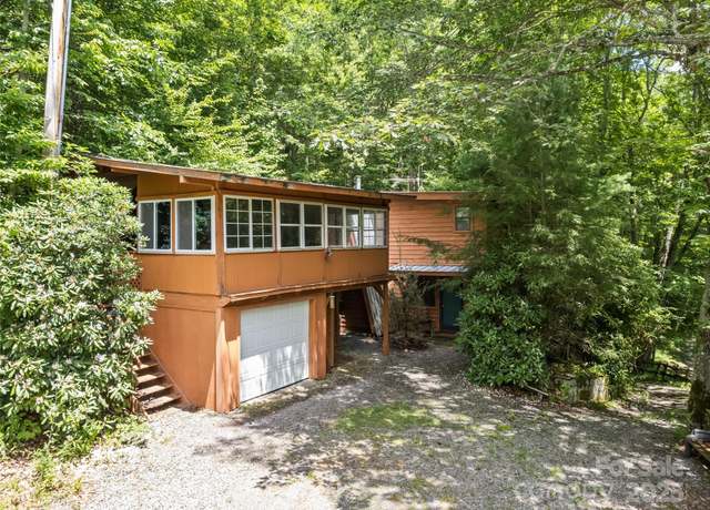 Property at 1010 Autumn Dr, Maggie Valley, NC 28751, 2 beds, 2 baths