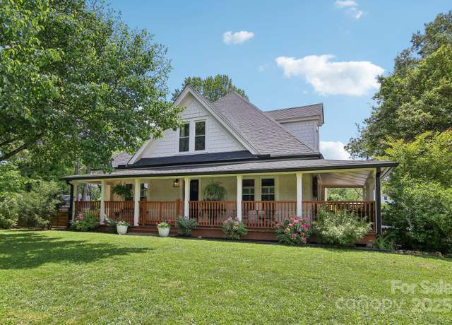 Property at 19 Neely Rd, Brevard, NC 28712, 3 beds, 2.5 baths
