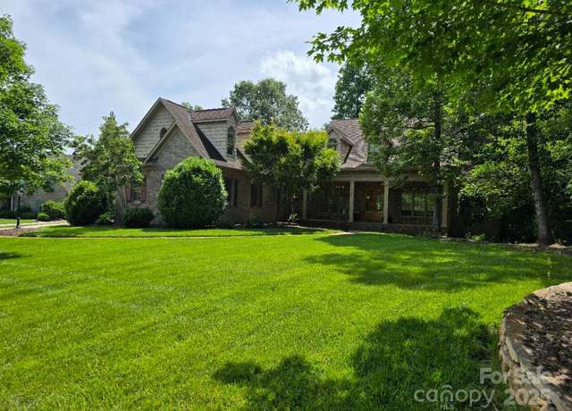 Property at 6787 Bronco Ln, Summerfield, NC 27358, 4 beds, 3.5 baths