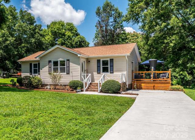 Property at 618 Springfield Dr NW, Concord, NC 28027, 3 beds, 1.5 baths
