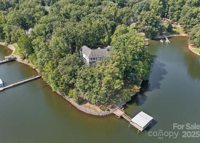 Property at 159 Montclair Dr, Mooresville, NC 28117, 4 beds, 4.5 baths