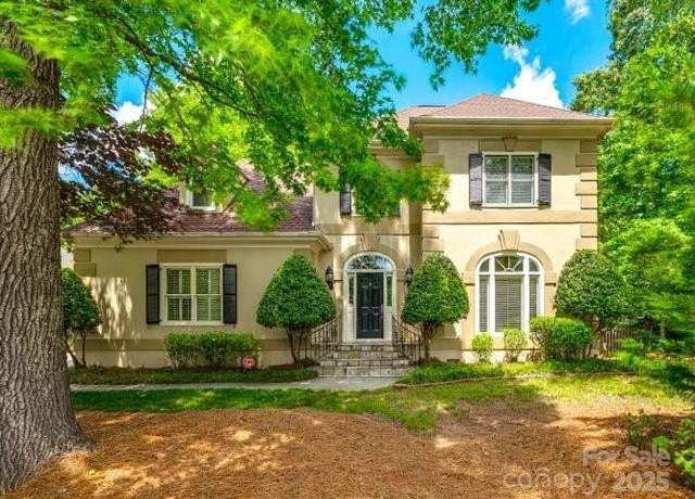 Property at 15618 Eagleview Dr, Charlotte, NC 28278, 4 beds, 3.5 baths